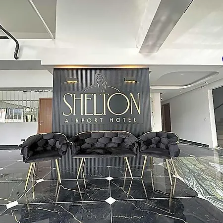 Hotell Shelton Airport 3*